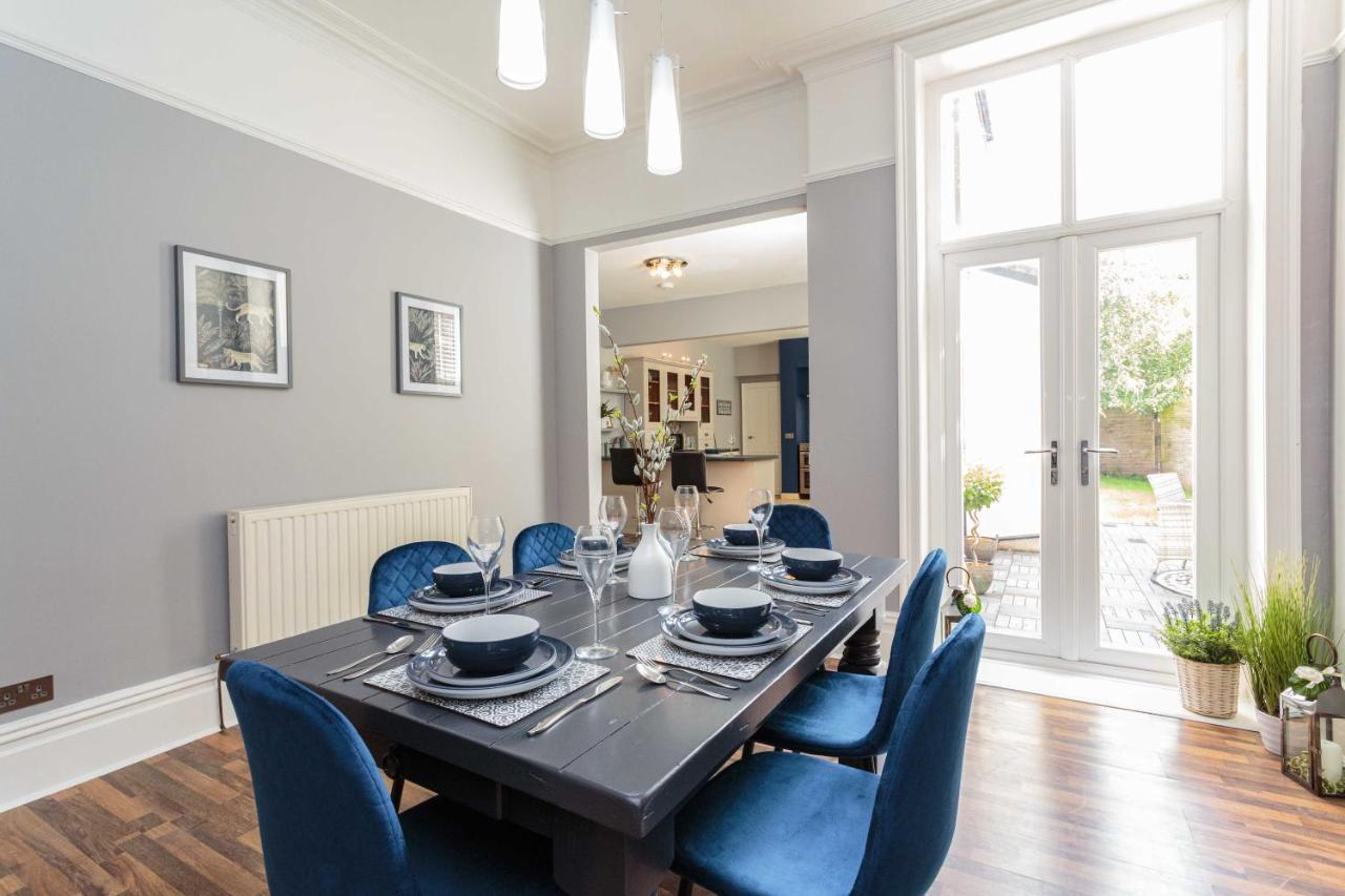Stylish Lytham 5 Bedroom 3 Bathroom House With Hot Tub Lytham St Annes Buitenkant foto